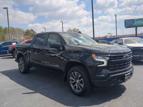 Used 2024 Chevrolet Silverado 1500 RST AWD/4WD image 3