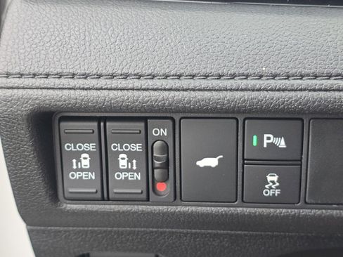 New 2026 Honda Odyssey Touring image 32