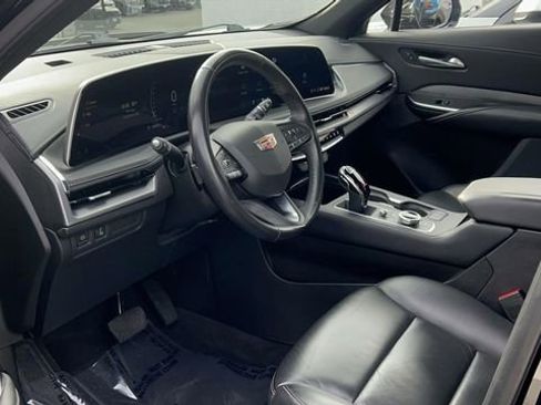 Used 2024 Cadillac XT4 Premium Luxury image 33