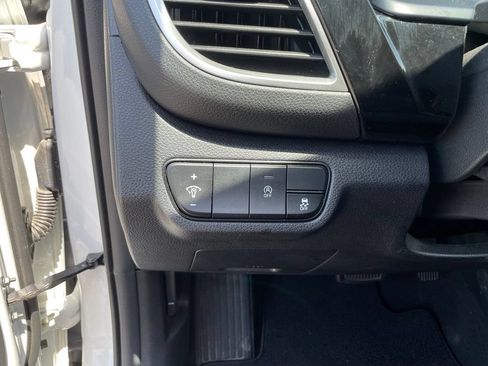 Certified 2026 Kia Seltos LX FWD image 13