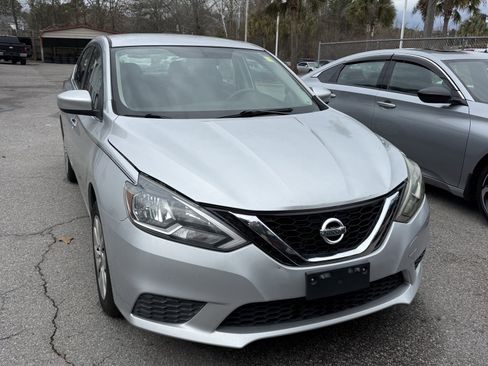 Used 2017 Nissan Sentra SV image 1