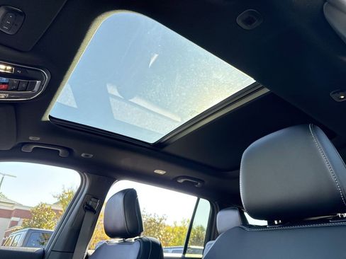 New 2025 Jeep Grand Cherokee L Limited w/ Black Appearance Package image 18