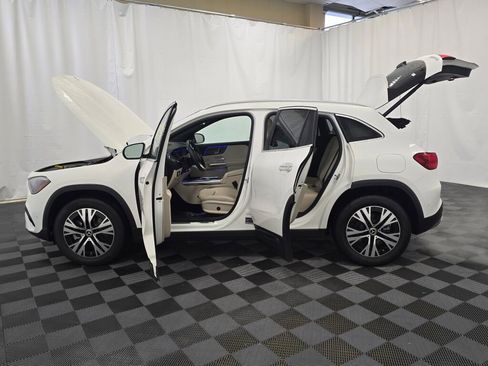 Used 2025 Mercedes-Benz GLA 250 4MATIC image 12