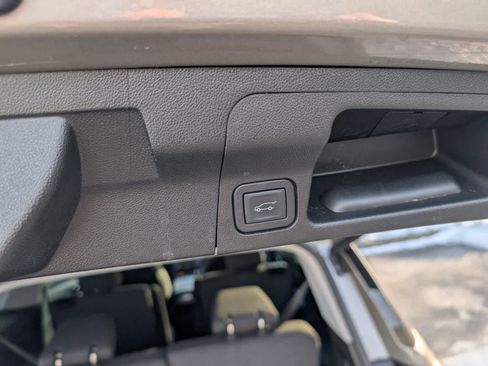 Certified 2023 GMC Acadia AT4 image 12