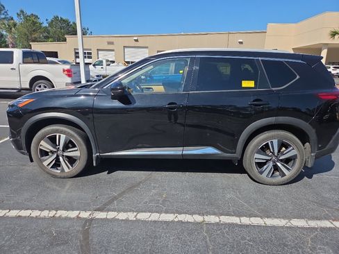 Used 2023 Nissan Rogue Platinum w/ Platinum Premium Package FWD image 3
