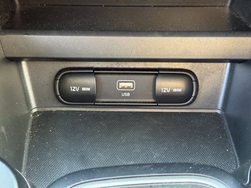 Certified 2025 Kia Soul LX w/ LX Technology Package image 21