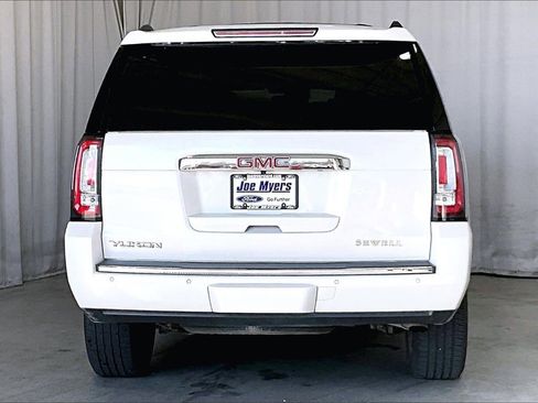 Used 2020 GMC Yukon Denali image 4