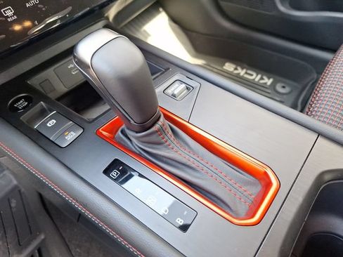 New 2026 Nissan Kicks SR AWD/4WD image 23