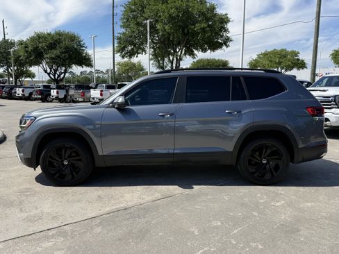 Used 2023 Volkswagen Atlas SE image 8