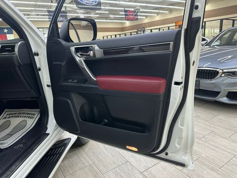 Used 2022 Lexus GX 460 Premium w/ Premium Package image 39