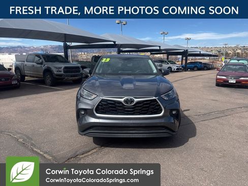 Used 2023 Toyota Highlander LE image 2