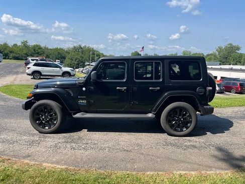 Certified 2022 Jeep Wrangler Unlimited Sahara w/ Cold Weather Group AWD/4WD image 6
