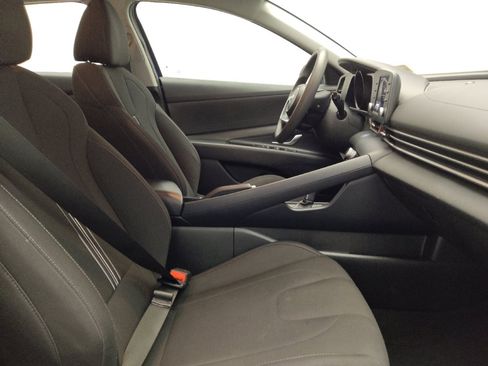 Used 2023 Hyundai Elantra SEL image 21