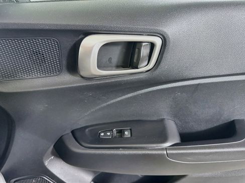 Used 2026 Hyundai Venue SE FWD image 30