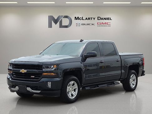 Used 2018 Chevrolet Silverado 1500 LT w/ Texas Edition AWD/4WD image 2