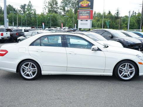 Used 2011 Mercedes-Benz E 350 4MATIC Sedan image 6