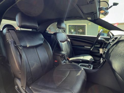 Used 2012 Chrysler 200 Touring FWD image 20