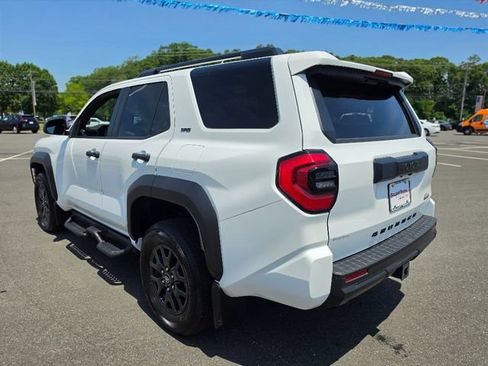 Used 2025 Toyota 4Runner SR5 AWD/4WD image 5