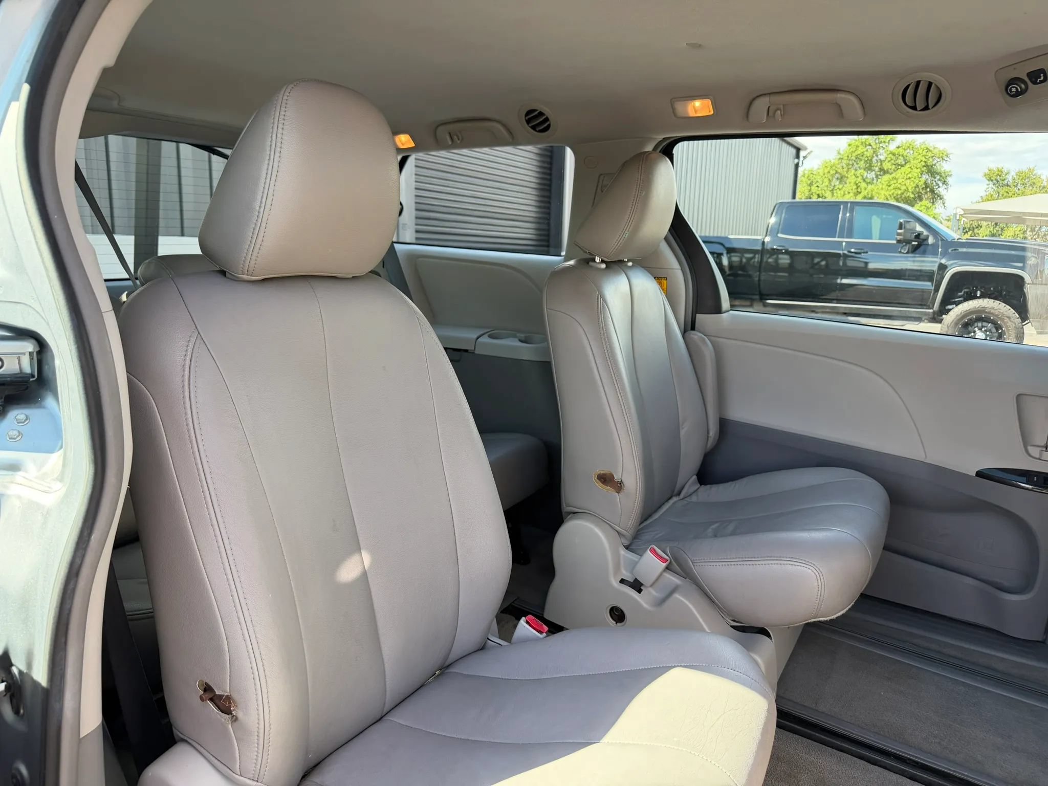 Used 2011 Toyota Sienna FWD image 25