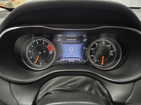 Used 2019 Jeep Cherokee Limited image 21