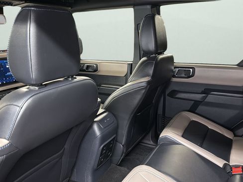 Used 2024 Ford Bronco Wildtrak image 29