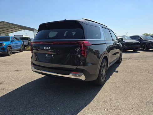 New 2026 Kia Carnival SX image 8