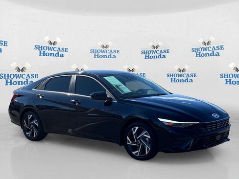 Used 2025 Hyundai Elantra SEL image 10
