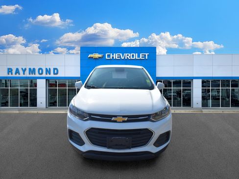 Used 2020 Chevrolet Trax LS w/ Tint and Cruise Package FWD image 8
