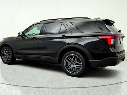 Used 2025 Ford Explorer ST-Line w/ ST-Line Street Pack AWD/4WD image 7