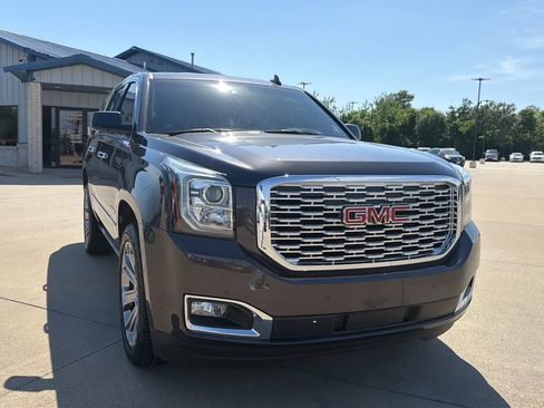 Used 2018 GMC Yukon Denali w/ Denali Ultimate Package AWD/4WD image 31