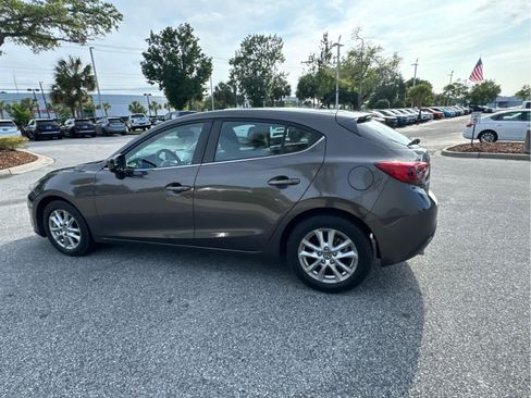 Used 2016 MAZDA MAZDA3 i Touring FWD image 12