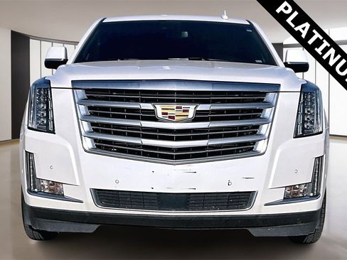 Used 2019 Cadillac Escalade ESV Platinum image 3