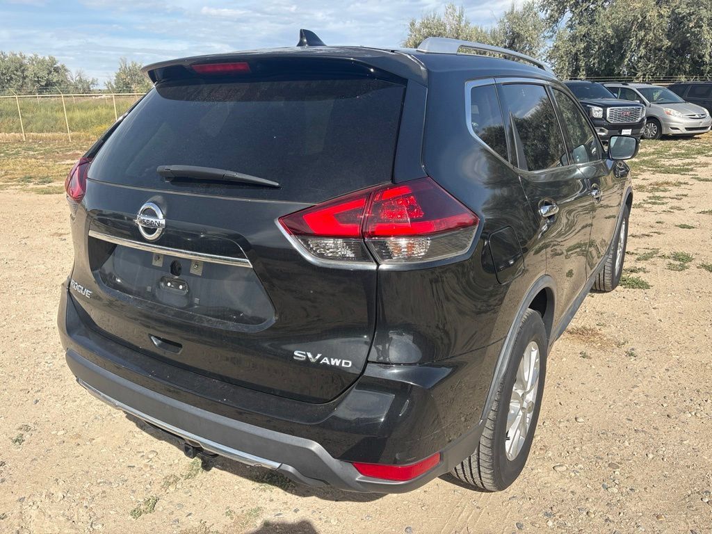 Used 2018 Nissan Rogue SV AWD/4WD image 5