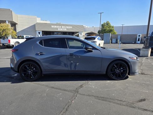 Used 2021 MAZDA MAZDA3 Hatchback w/Premium Plus Pkg image 7