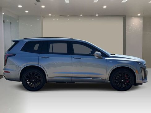 Used 2023 Cadillac XT6 Sport w/ Technology Package AWD/4WD image 5