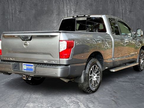 Used 2020 Nissan Titan SV w/ SV Convenience Package image 6