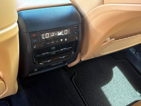 Used 2023 Jeep Grand Cherokee Summit image 10