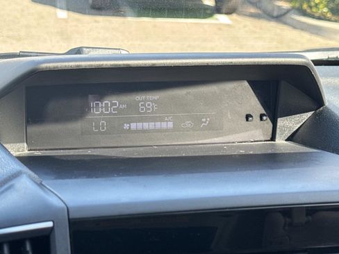 Used 2021 Subaru Crosstrek 2.0i Premium w/ Moonroof Package image 26