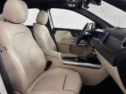 Certified 2026 Mercedes-Benz GLA 250 image 8