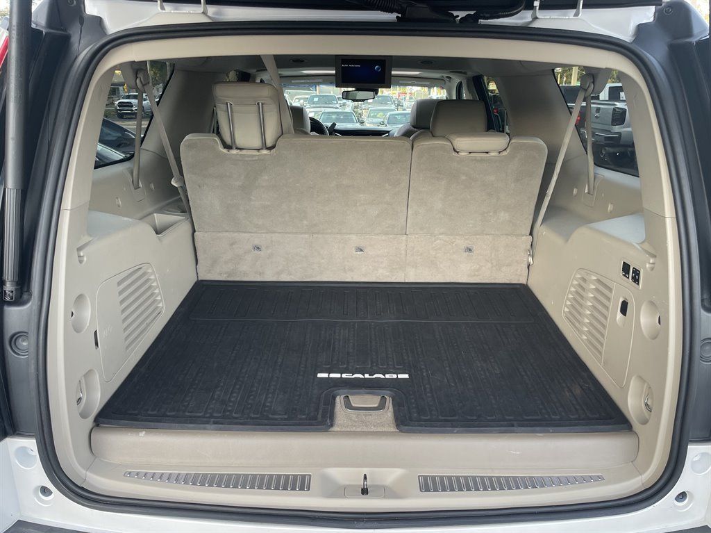Used 2016 Cadillac Escalade ESV Luxury RWD image 47