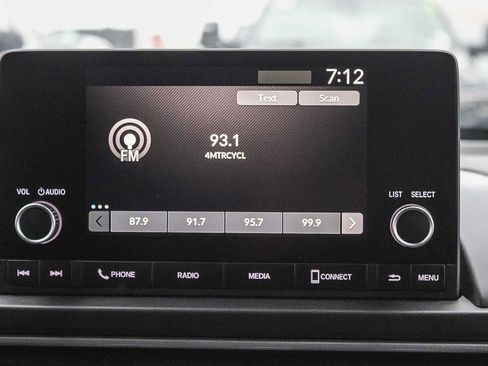 Used 2025 Honda Pilot Sport image 15