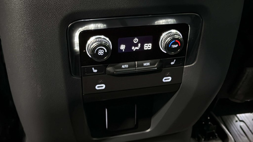 Used 2022 GMC Yukon Denali AWD/4WD image 20