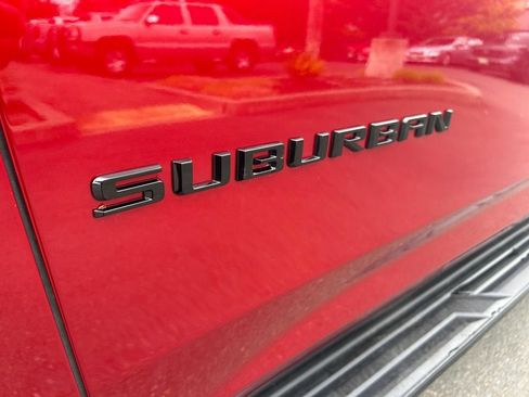 Used 2025 Chevrolet Suburban RST w/ Comfort Package AWD/4WD image 31