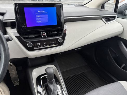 Used 2024 Toyota Corolla LE image 9