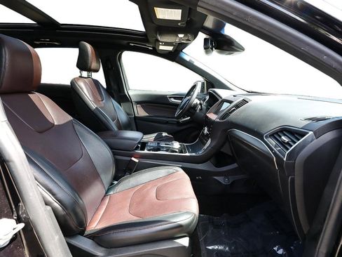 Used 2020 Ford Edge Titanium w/ Equipment Group 301A AWD/4WD image 21