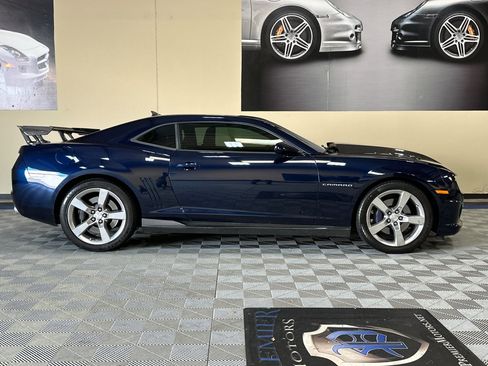 Used 2011 Chevrolet Camaro SS image 3