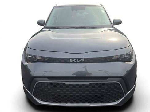 Used 2025 Kia Soul LX w/ LX Technology Package FWD image 9