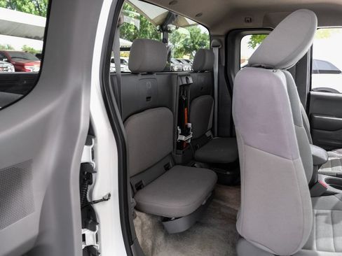 Used 2018 Nissan Frontier S RWD image 36