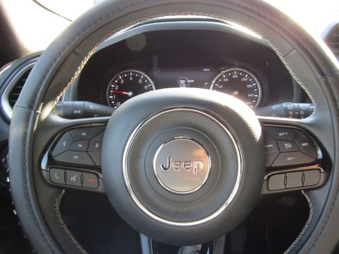 Used 2021 Jeep Renegade Latitude image 13