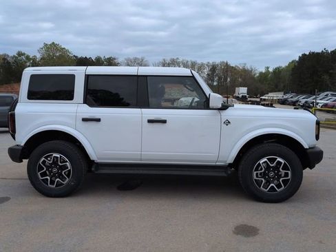 New 2026 Ford Bronco Outer Banks image 2